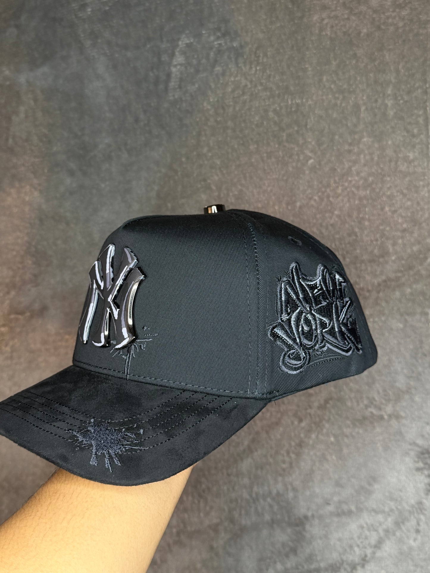 NY NEGRA Y GRIS